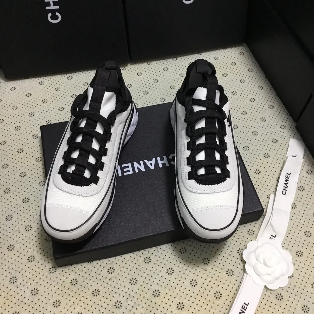 👟👟Ex-factory price 540👟👟 Original CHANEL 2025 Chanel Four Seasons Casual Sports Shoes Original Cover Lasting for Women is made one to one with original lasting technology. Fabric: first layer of silk cowhide with high-elastic lycra and knitted fabric, comfortable and breathable. TPU 3-in-1 ultra-light outsole. Comfortable on the foot. Versatile. Built-in 2 cm brand heightening insole, size: women's 35-41